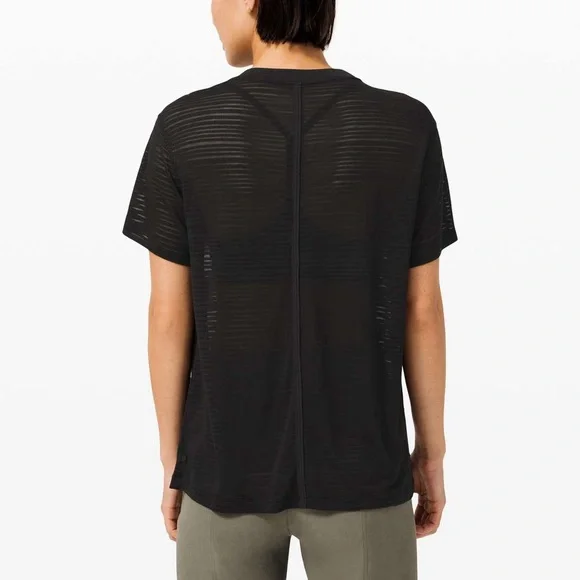 LULULEMON all yours boyfriend tee stripe black size 2/4 - Picture 2 of 8